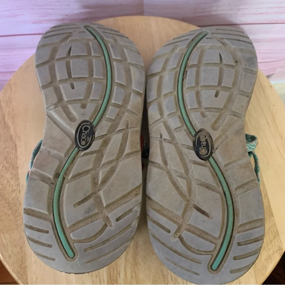 Chaco Strappy Sandals‎ Size 6
